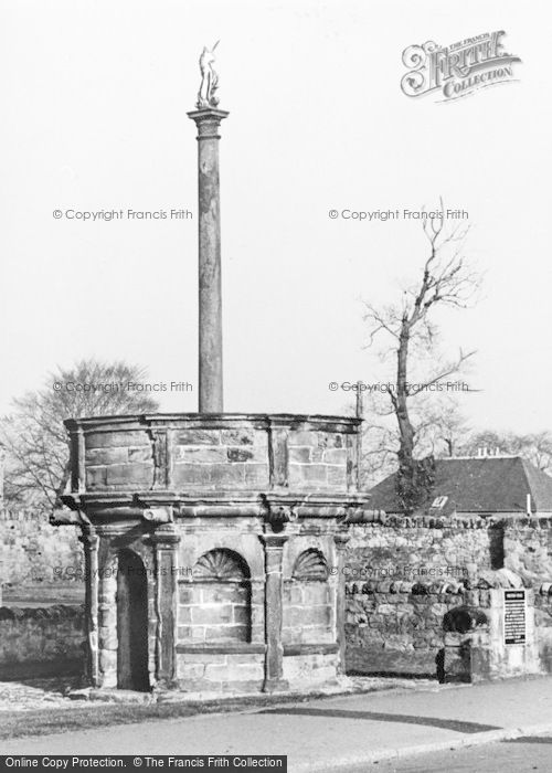 Photo of Prestonpans, Mercat Cross c.1930