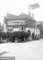Swan Hotel c.1950, Pulborough