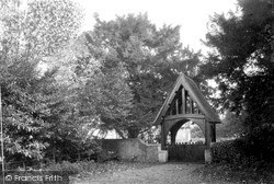 Purley, St Mary's Church Gates c.1950, Purley On Thames