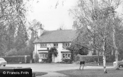 The Lord Roberts, Upper Woodcote Village c.1960, Purley