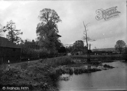 Purley, The Pond c.1940, Purley On Thames