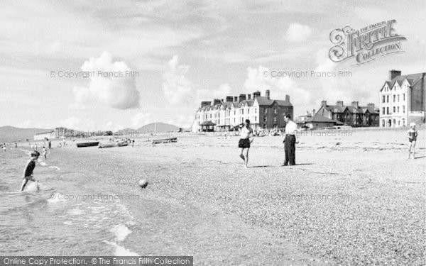 Photo of Pwllheli, South Beach c.1960