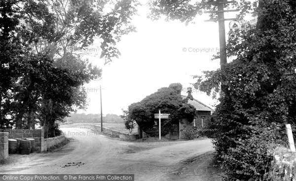 Photo of Pwllheli, The Turnpike 1921
