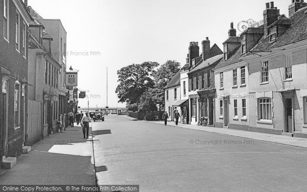 Photo of Queenborough, High Street 1952
