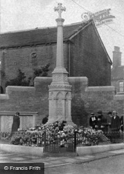 The Cenotaph c.1925, Queensbury