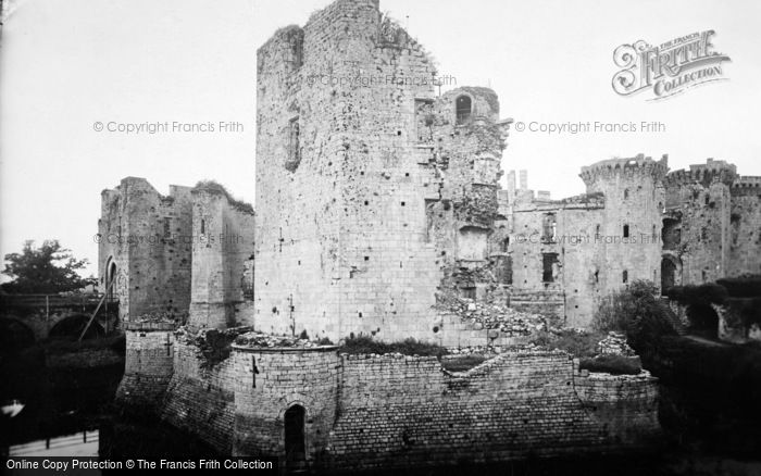 Photo of Raglan, Castle 1931