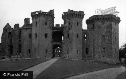 Castle 1955, Raglan