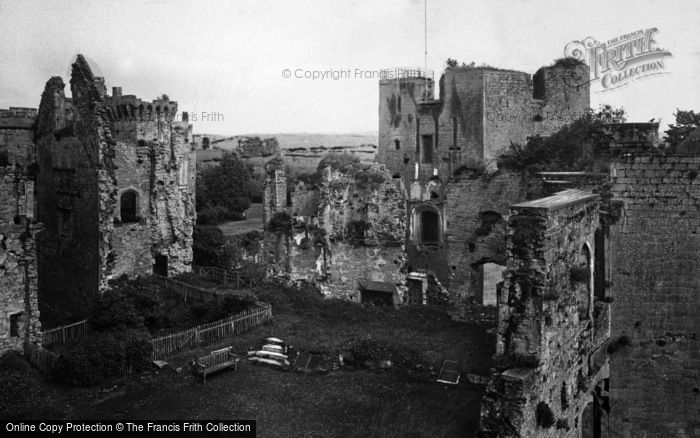 Photo of Raglan, Castle, Fountain Court And Keep 1931
