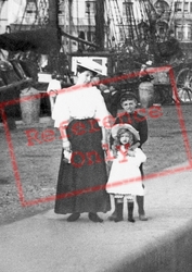 Mother And Children On The Harbourside 1907, Ramsgate