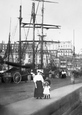 Mother And Children, The Harbour 1907, Ramsgate