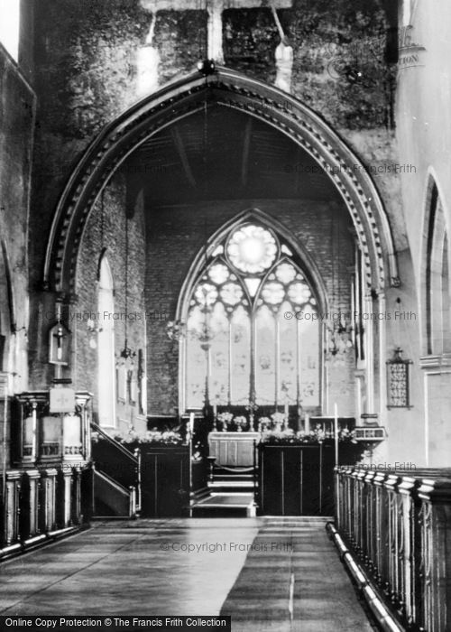 Photo of Raunds, Church Interior c.1950