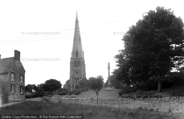 Photo of Raunds, St Peter's Church c.1955