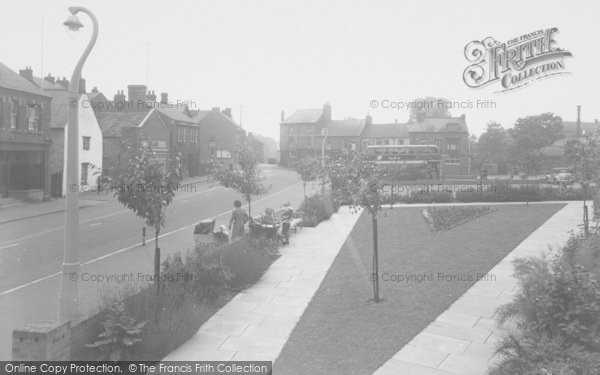 Photo of Raunds, The Square c.1955