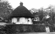 Rayleigh, Dutch Cottage c1955