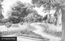 Holland Gardens c.1955, Raynes Park