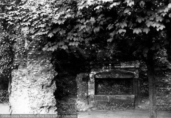 Photo of Reading, Abbey Ruins Tomb 1890