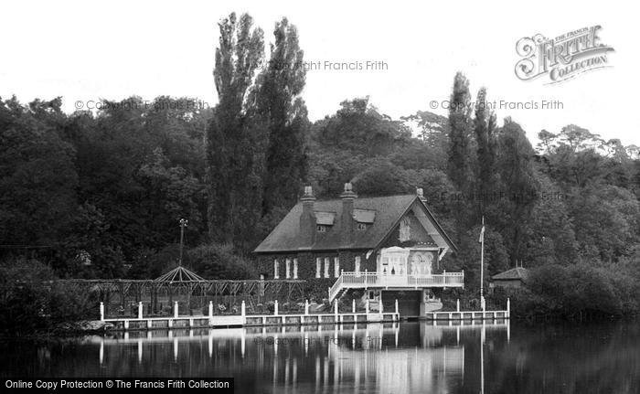Photo of Reading, Boathouse On The Thames 1913
