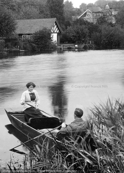 Photo of Reading, Boating On The Thames 1913
