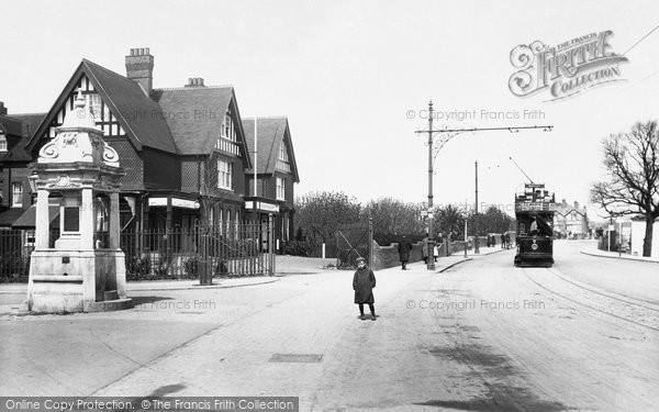 Photo of Reading, Caversham Hotel And Tram Terminus 1910