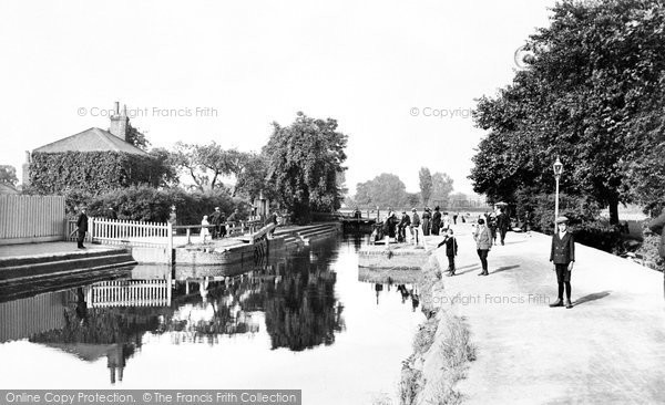 Photo of Reading, Caversham Lock 1912