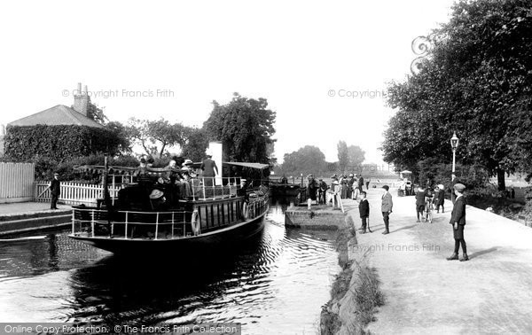 Photo of Reading, Caversham Lock 1912