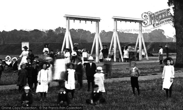 Photo of Reading, Children In Palmer Park c.1890