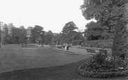 Forbury Gardens 1890, Reading