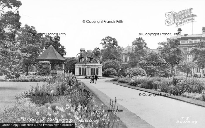Photo of Reading, Forbury Gardens c.1955