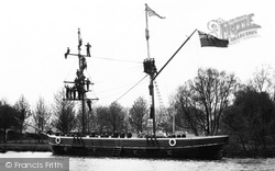 King Alfred Training Rig 1910, Reading