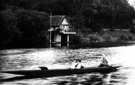 On The Thames 1913, Reading