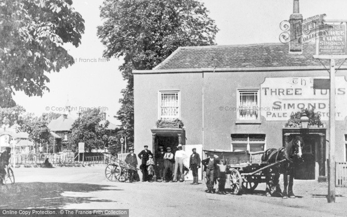 Photo of Reading, The Three Tuns, Wokingham Road c.1890