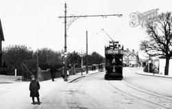 The Tram Terminus 1910, Reading