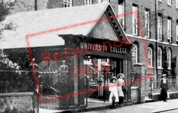 University College 1912, Reading