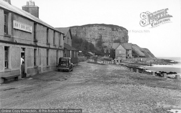 Photo of Red Wharf Bay, Min Y Don Hotel And Castle Rock c.1950