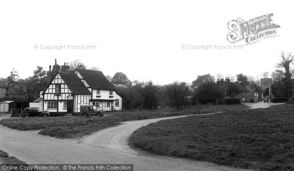 Photo of Redbourn, The Jolly Gardeners c.1955