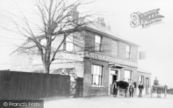The Old Red House 1902, Redbridge