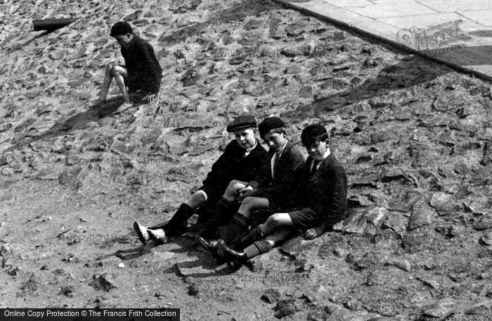 Photo of Redcar, Boys On The Beach 1923