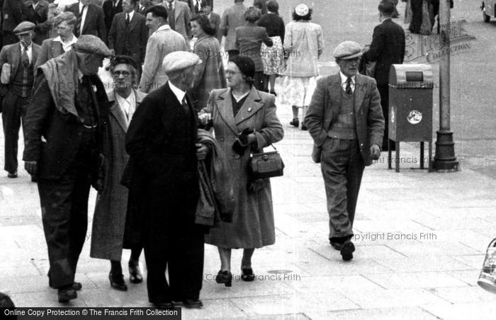 Photo of Redcar, Chatting On The Promenade 1954