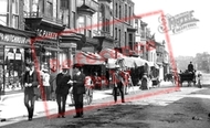 Walking In The Street 1906, Redcar
