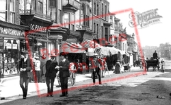 Walking In The Street 1906, Redcar