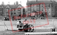 Women On The Beach 1901, Redcar