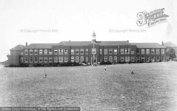 Photo of Redditch, County High School c.1950