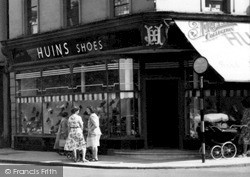 Huins Shoes, Market Place c.1955, Redditch