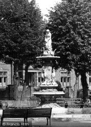 Redditch, the Fountain, Church Green c1950