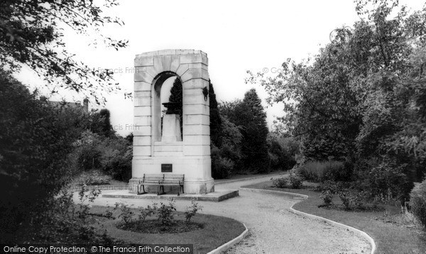 Photo of Redditch, The Memorial c.1960