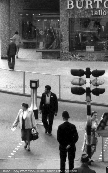 Redditch, Traffic Lights, Evesham Street c.1960