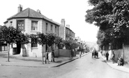 Brighton Road 1915, Redhill
