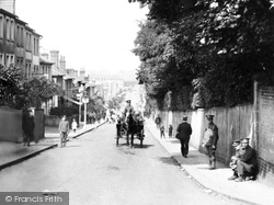 Brighton Road 1915, Redhill