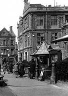 Coach And Bus Office 1933, Redhill