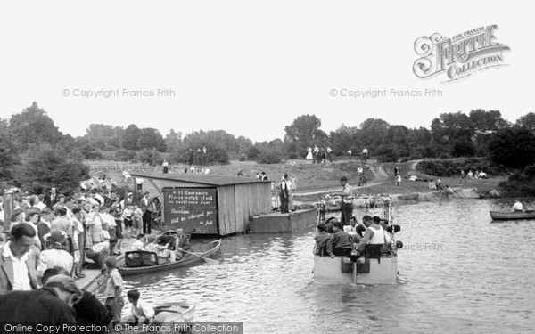 Photo of Redhill, Earlswood Lake c.1950